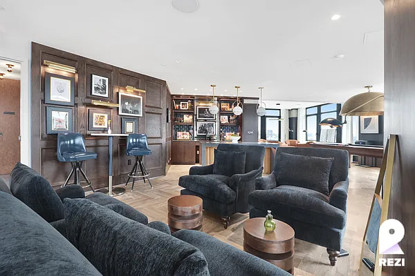 Rented by REZI | media 35