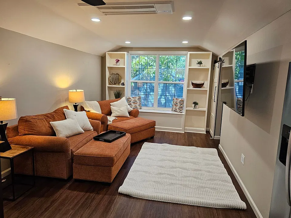 19 Dovecreek