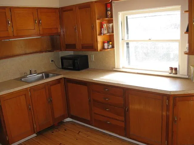 6 bed, 2119 sqft, $3,700 — Photo 3