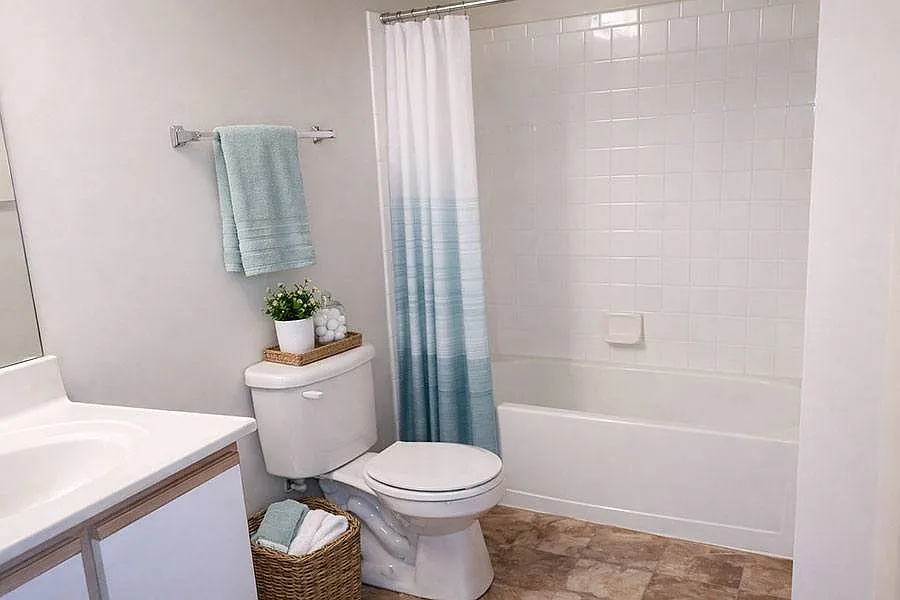 TIMBER RIDGE APARTMENTS — Photo 4