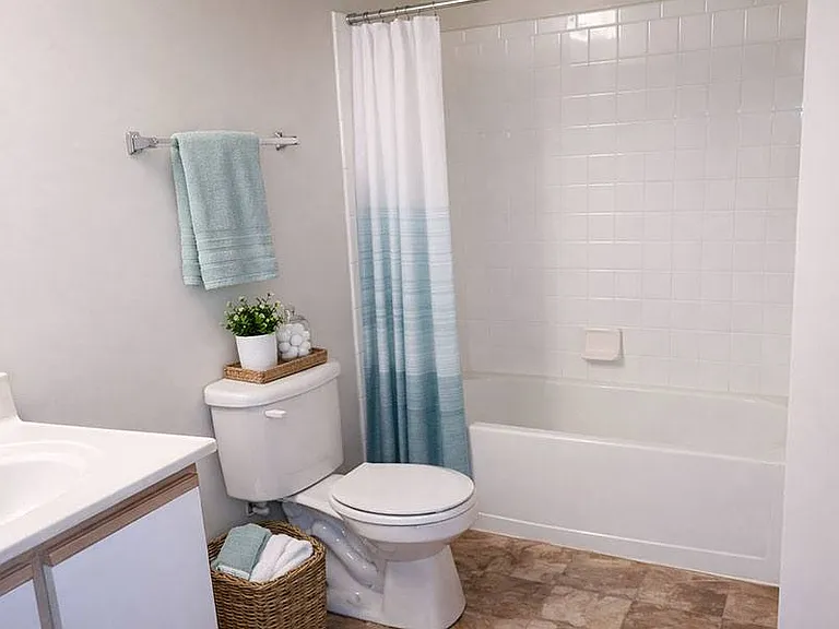 TIMBER RIDGE APARTMENTS — Photo 4
