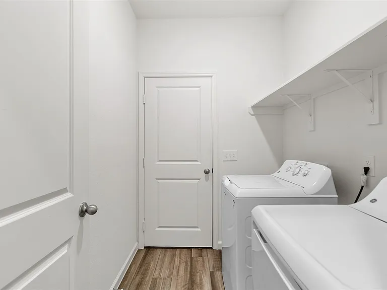 3602 Admiralty Dr — Photo 8