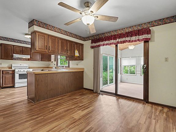 5th image of 4N649 Petersdorf Rd