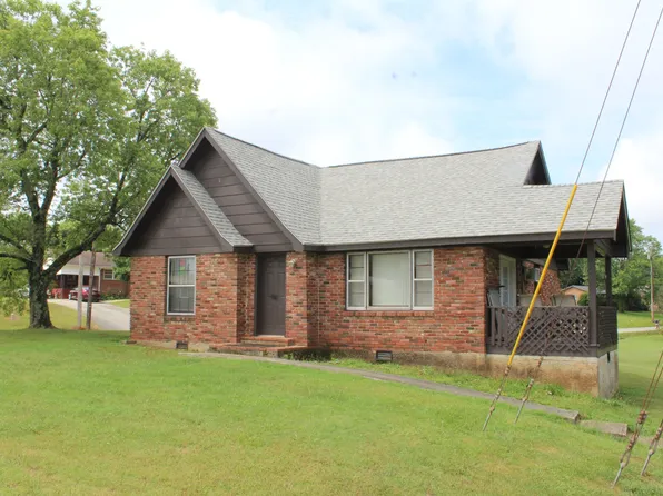 100 Cherokee Dr, McMinnville, TN 37110