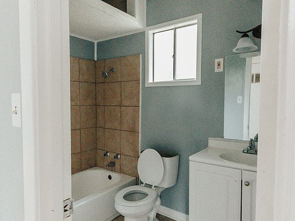 4th image of 419 Sierra Madre Dr Unit B