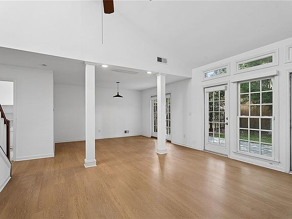 5th image of 1827 Rockridge Pl NE