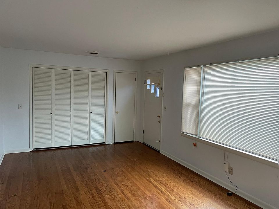 2nd image of 6119 Robertson Ave