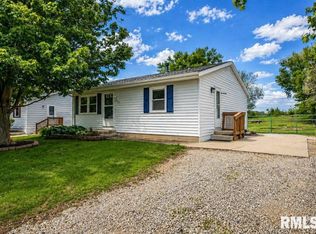 2003 Chicory Rd, Pekin, IL 61554