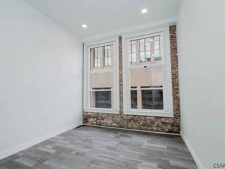 500 Main St #201 — Photo 22