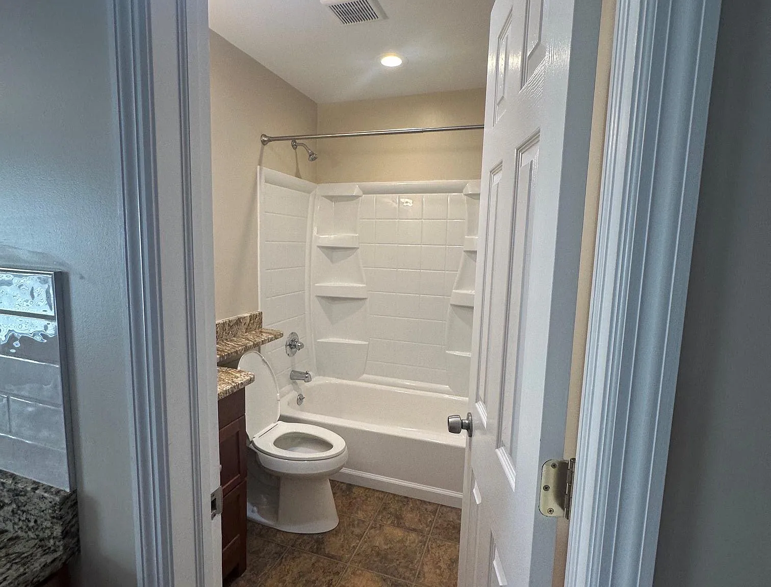 1 bed, 1.0 bath, 700 sqft, $2,300 — Photo 4