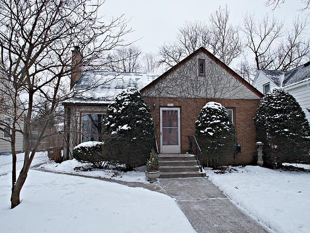 Beautiful Home in the heart of the Como Neighborhood !