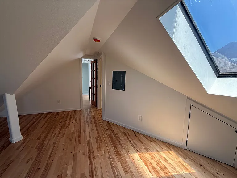 1472 Chanticleer Ave — Photo 6