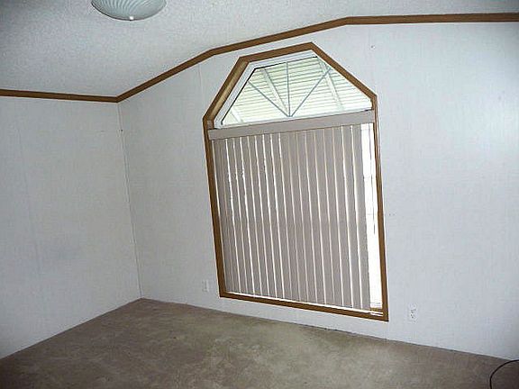 4th image of 2253 Bart St