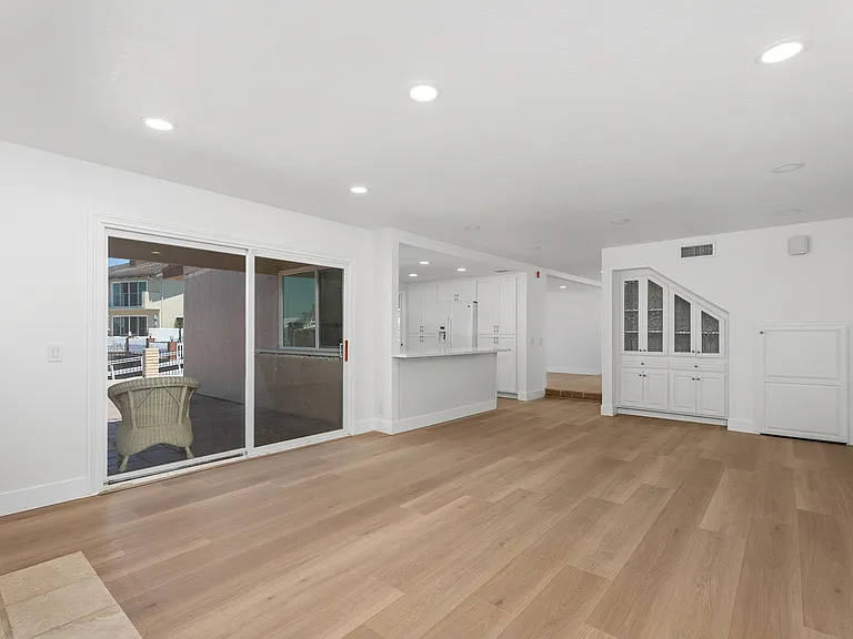 4051 Mistral Dr — Photo 9