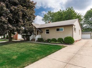 1753 Roselawn Rd, Mayfield Heights, OH 44124