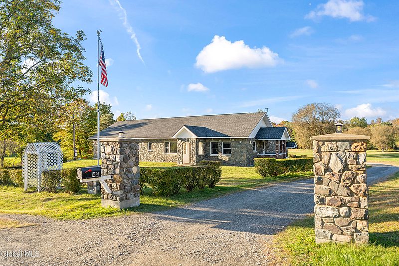 4th image of 40 Dater Hill Road