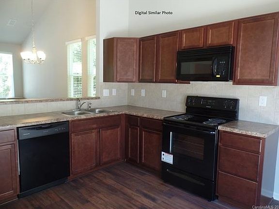 4th image of 100 N Island Village Dr #41