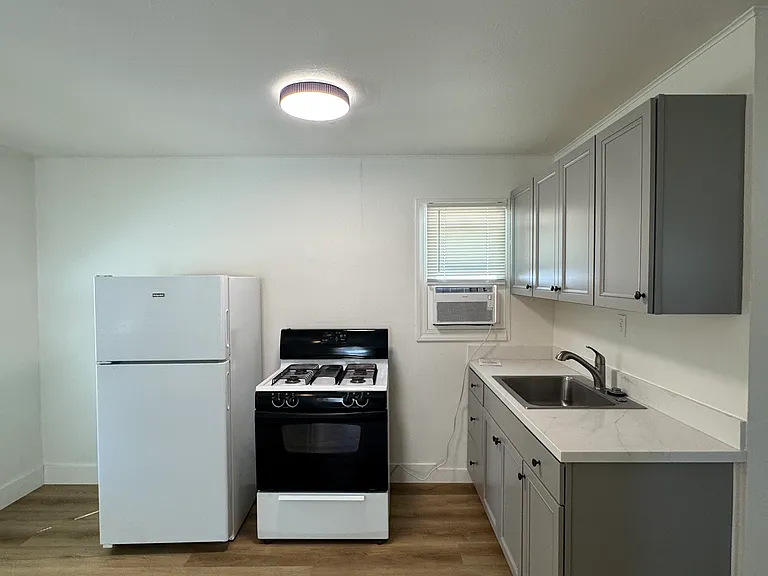 101 Elliot St #3 — Photo 4