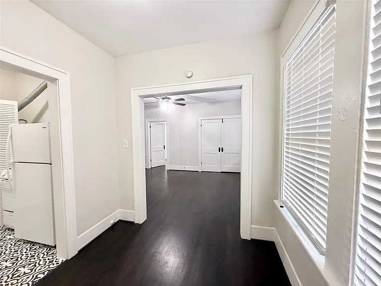 1126 Berthea St #11 — Photo 7