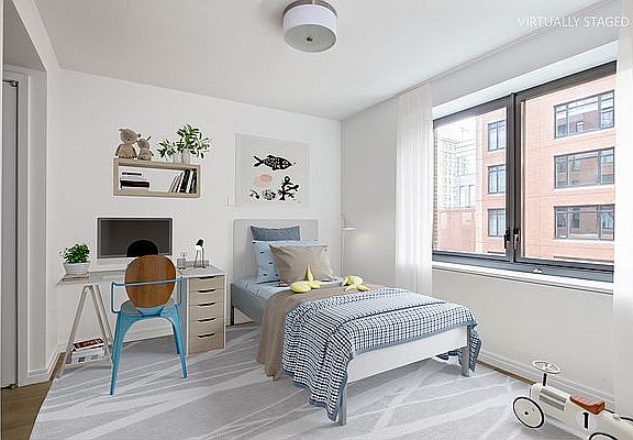 5th image of 210 W 77th St APT 6W