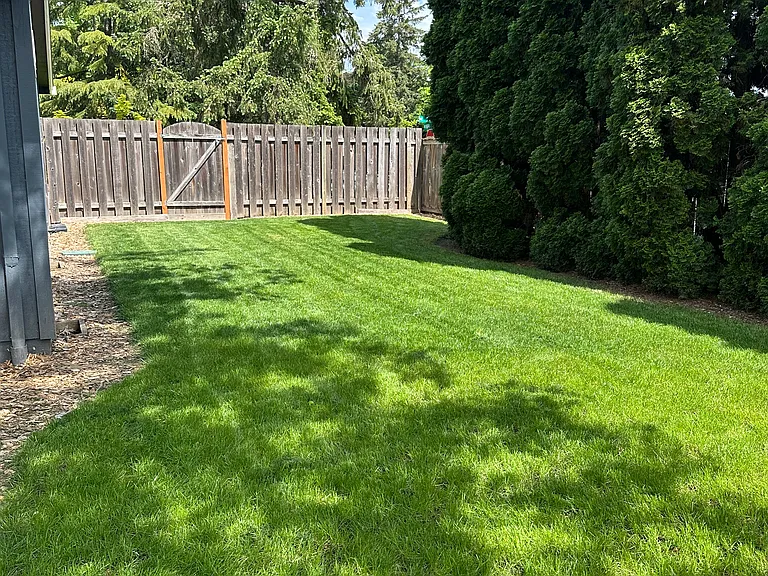 514 NE Joanne Cir — Photo 28