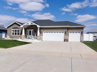 819 Garfield Ave, Peotone, IL 60468