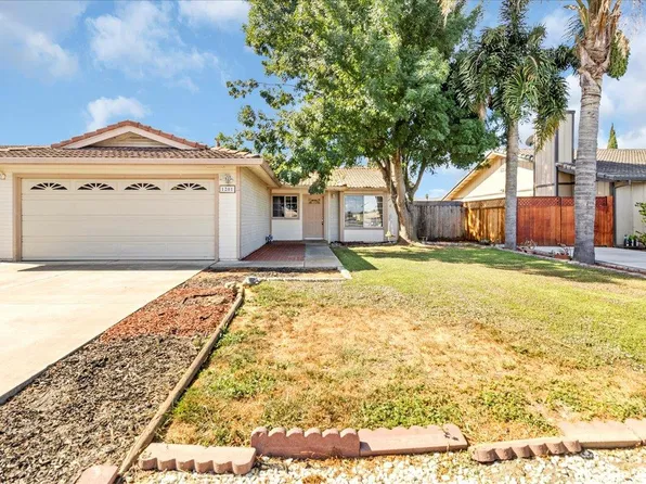 1201 Wilma Dr, Hollister, CA 95023
