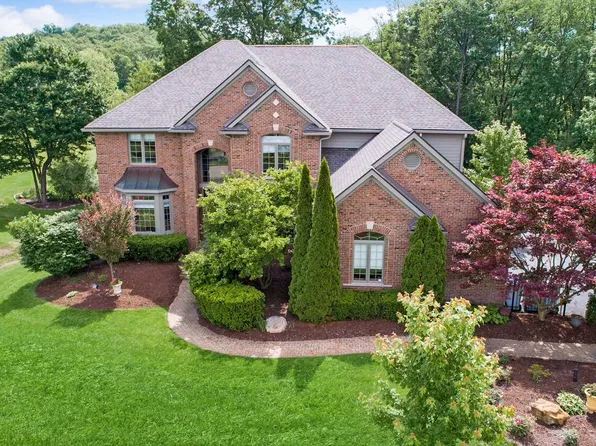 3199 Beach Lake Dr E, Milford, MI 48380