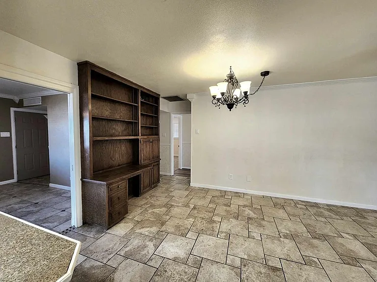 2905 Byron Ave — Photo 23