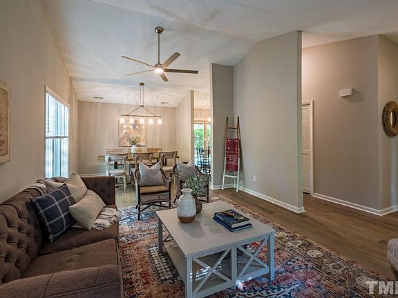 4th image of 101 Greenmeadow Ln