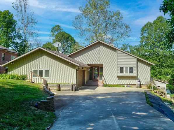 504 W Prancer Dr N, Santa Claus, IN 47579