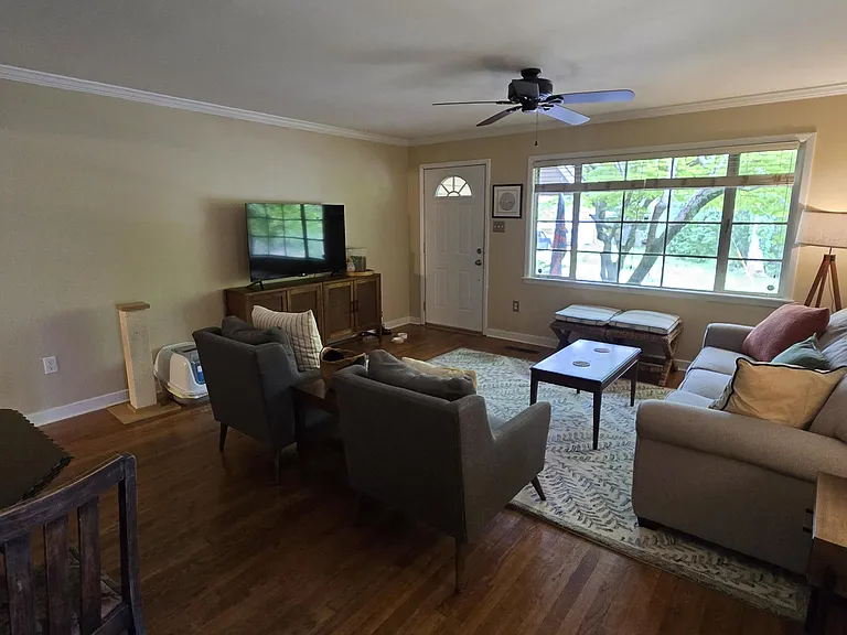 1119 Manship St — Photo 12
