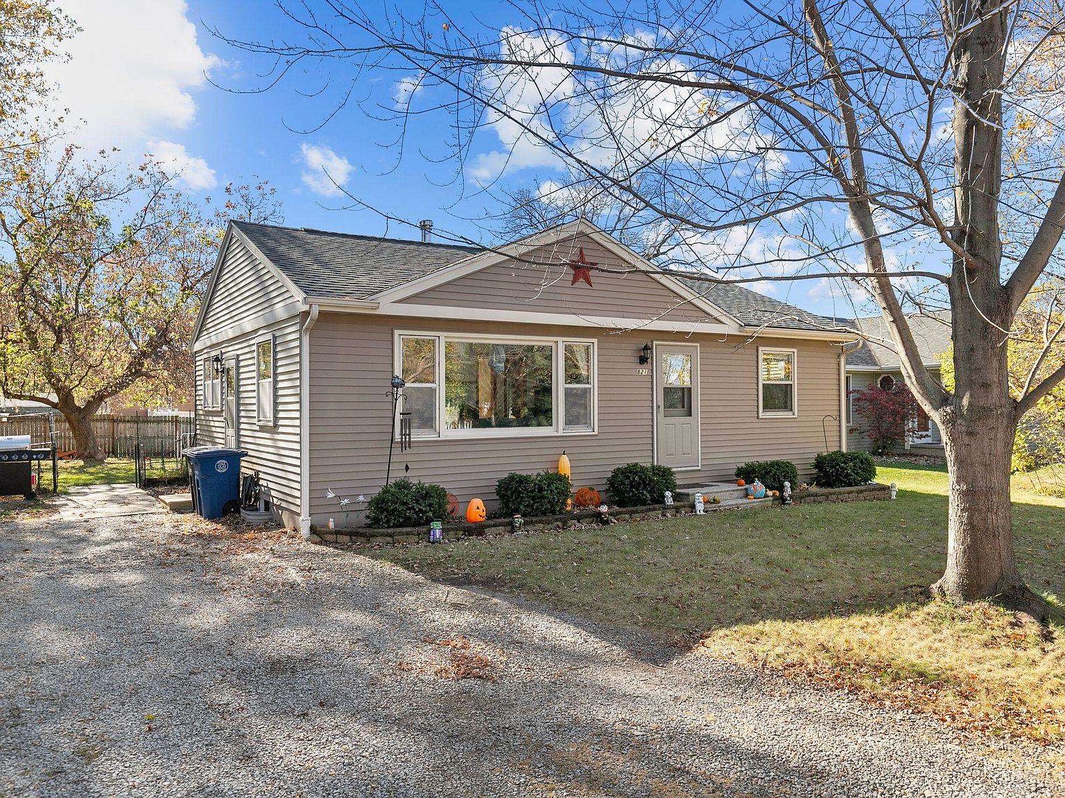 821 Ridge Ln, Oshkosh, WI 54901 | Zillow 821 Ridge Ln, Oshkosh, WI 54901 | Zillow