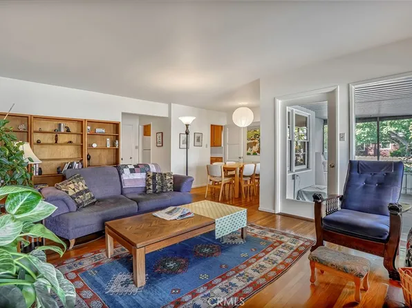 2426 Vuelta Grande Ave, Long Beach, CA 90815