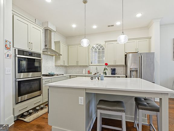 2nd image of 923 Katie Kerr Dr
