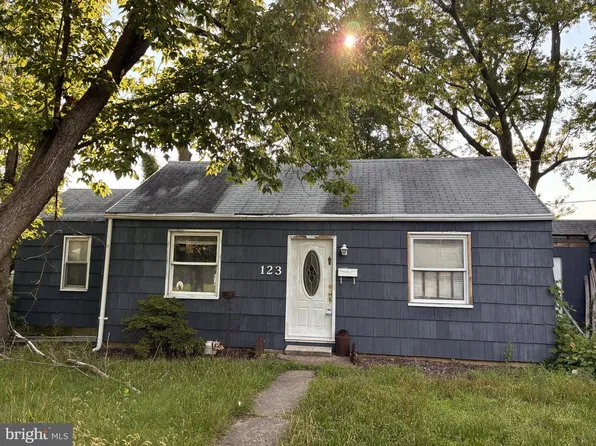 123 Burnt Mill Rd, Cherry Hill, NJ 08003