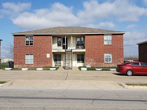 2nd image of 2313 Terrace Dr APT A