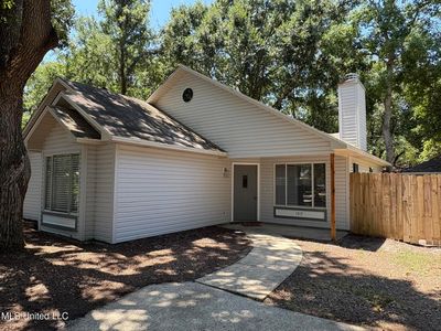 1517 S 10th St, Ocean Springs, MS, 39564