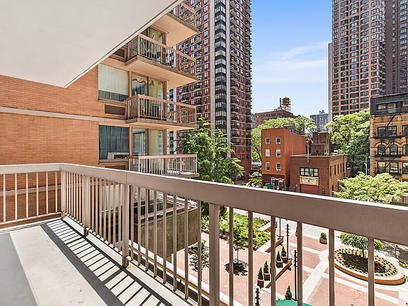 3rd image of 235 E 40th St APT 3B