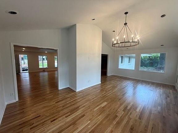 5th image of 2397 Sunset Dr