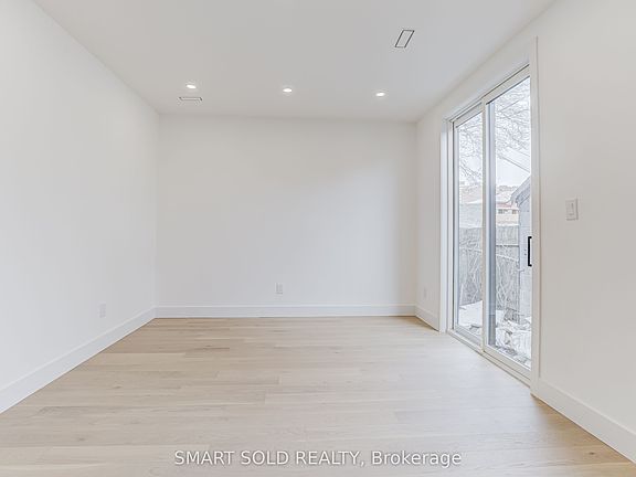 5th image of 33 Kirknewton Rd