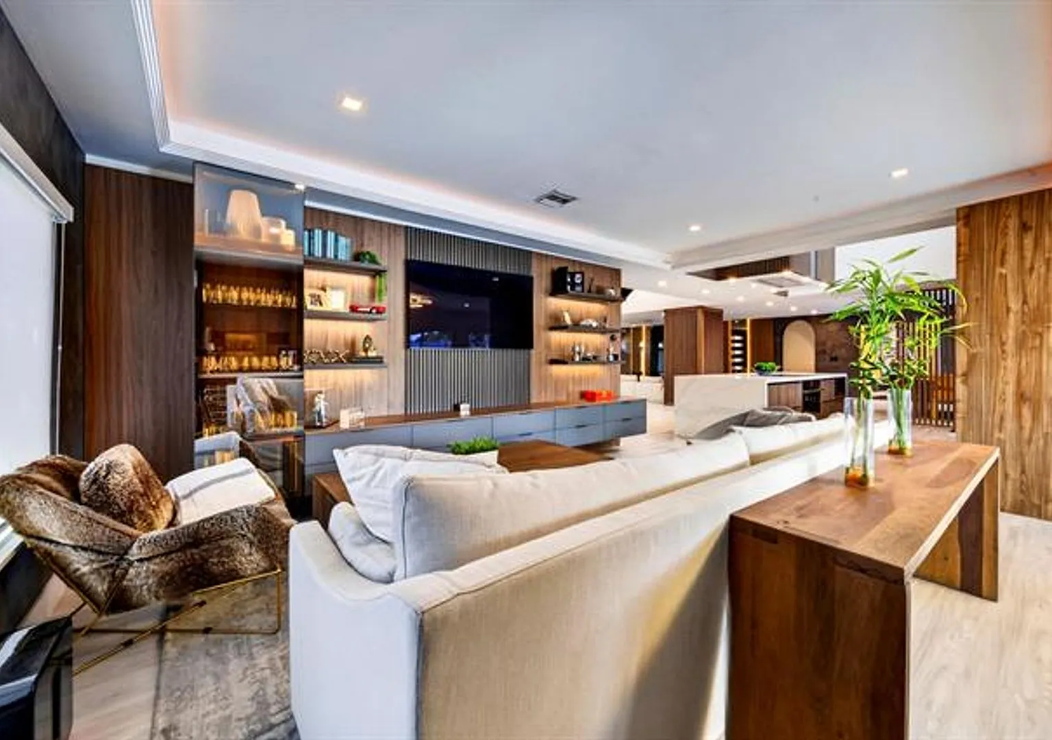 11 Castle Harbor Isle Dr # 11, Fort Lauderdale, FL 33308 — Photo 1