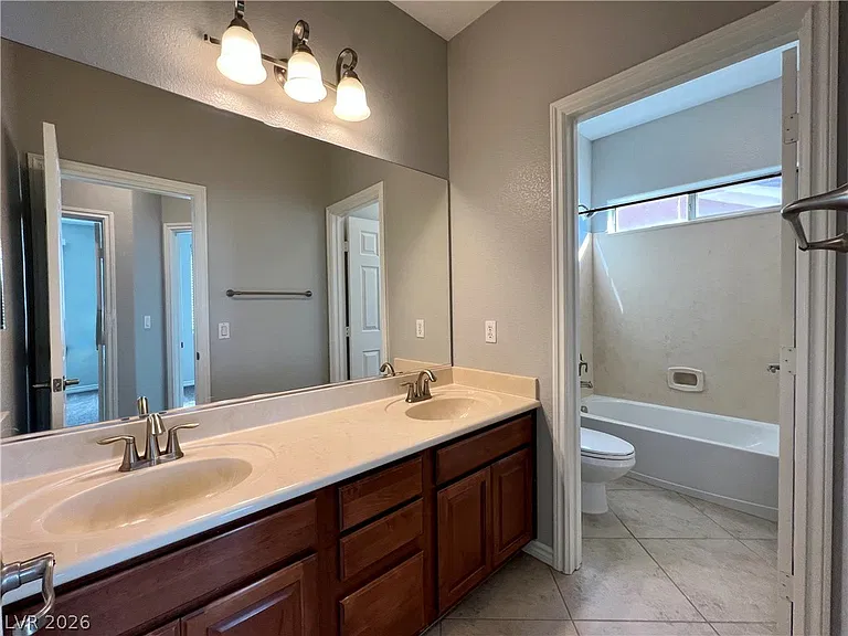 2738 Auchmull St — Photo 33