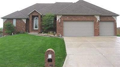 2nd image of 718 W Osage Dr