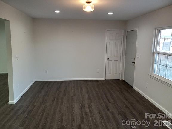 3rd image of 1110 Cherry Mountain Rd