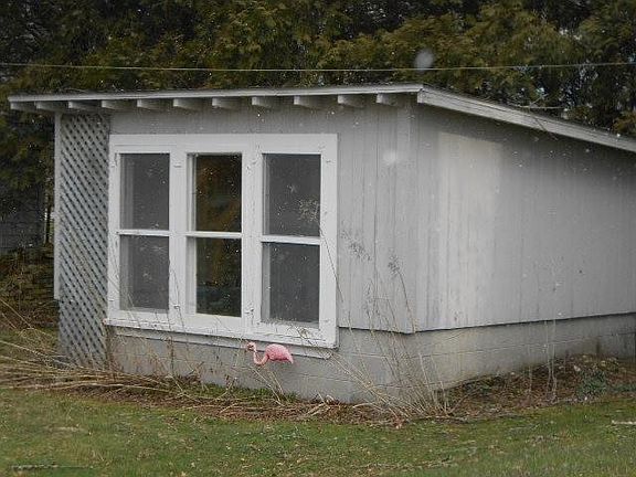 5th image of 126 Lakeshore Dr