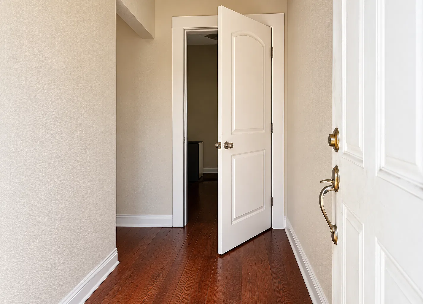 3 bed, 1200 sqft, $2,950 — Photo 4