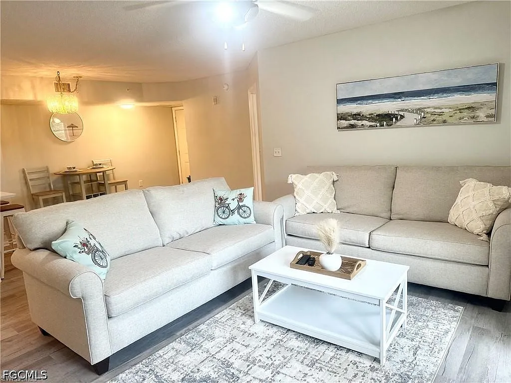 2 bed, 2.0 bath, 1013 sqft, $3,400 — Photo 3