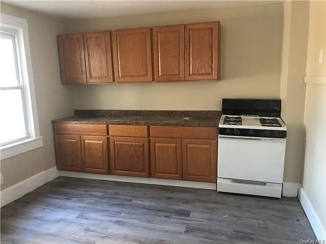 1st image of 106 Jewell St