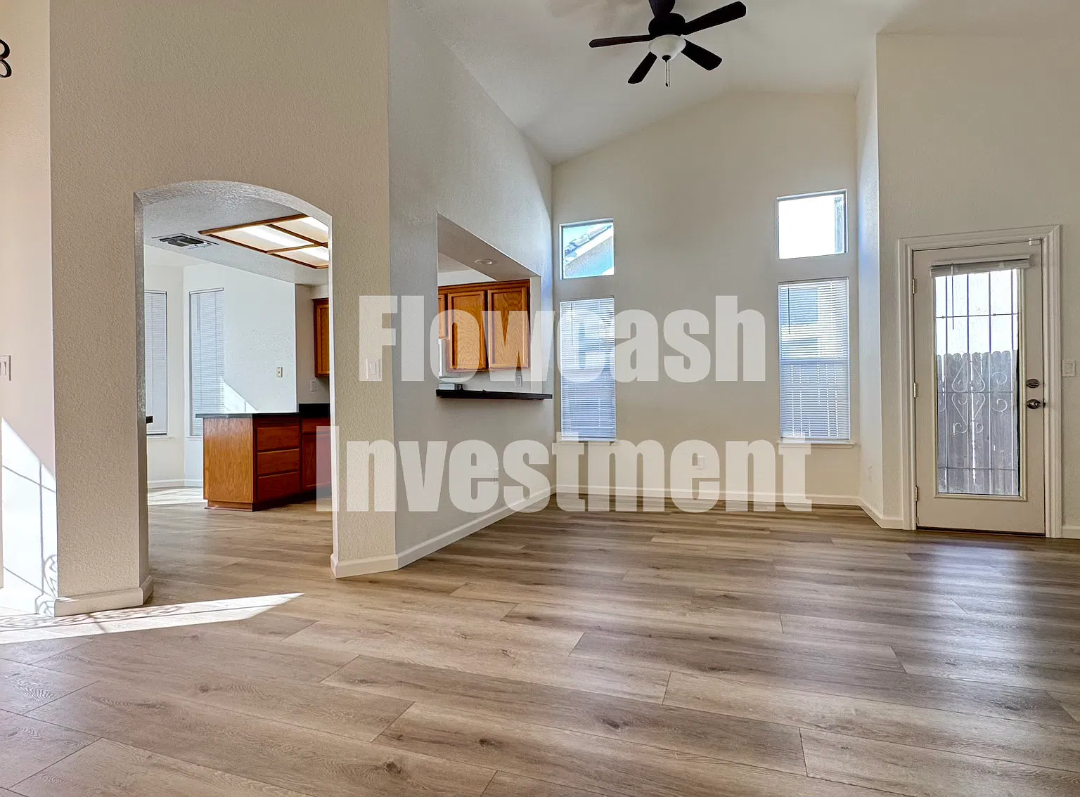 3 bed, 1471 sqft, $2,420 — Photo 4